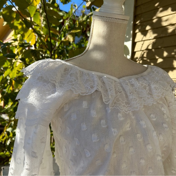 Vintage Lace Ruffle Blouse - Picture 5 of 6